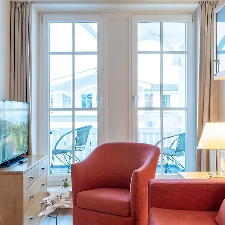 Apartment Geschmackvoll Eingerichtete Mit Grossem Balkon In *