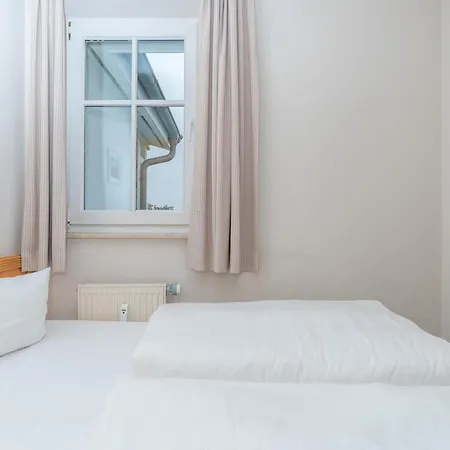 Apartment Geschmackvoll Eingerichtete Mit Grossem Balkon In *