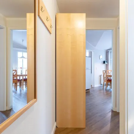 Apartment Geschmackvoll Eingerichtete Mit Grossem Balkon In *
