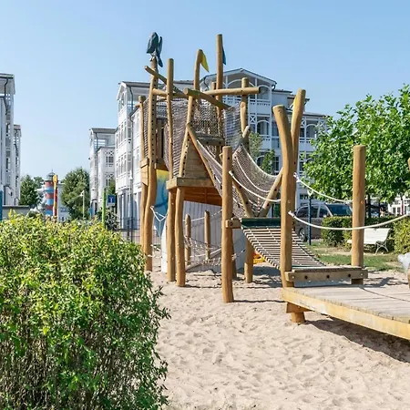 Geschmackvoll Eingerichtete Mit Grossem Balkon In Apartment